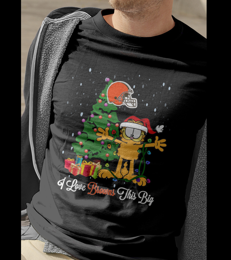 I Love Browns This Big Garfield Christmas Tree And Cleveland Browns Helmet T-Shirt
