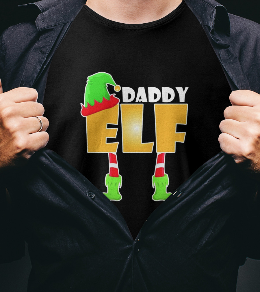 Daddy Elf Christmas Holiday Design With Green Hat And Striped Socks T-Shirt