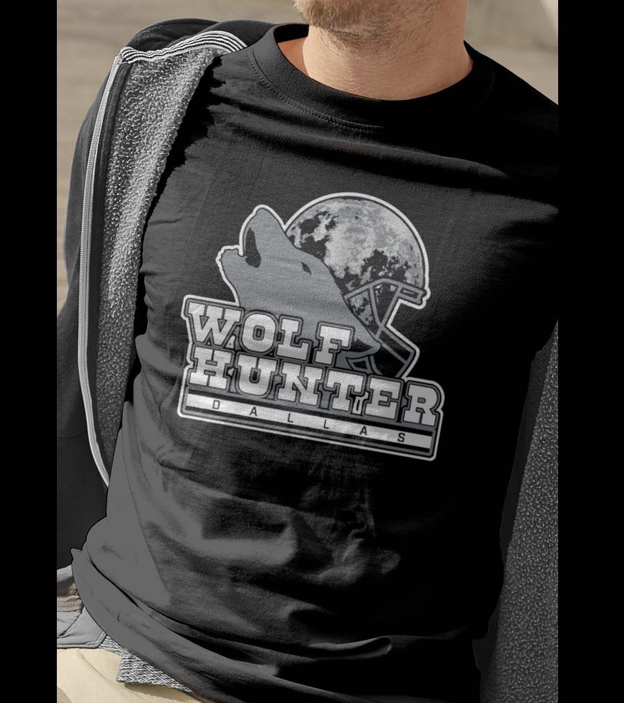 Dallas Wolf Hunter Full Moon Football Howl T-Shirt