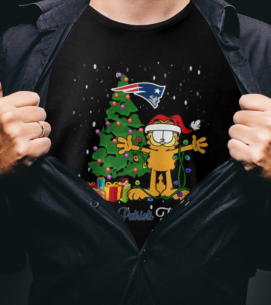 I Love Patriots This Big Christmas Garfield Santa Hat Tree T-Shirt