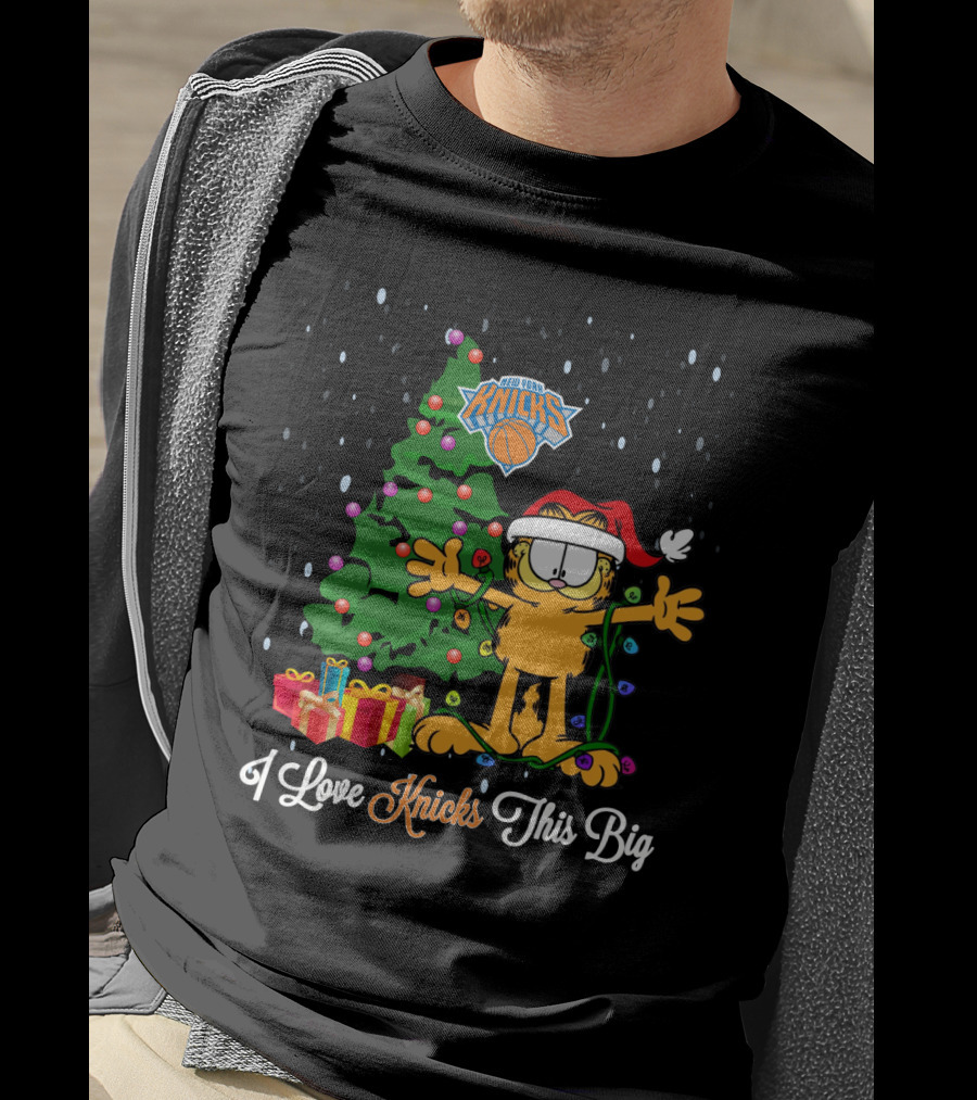 I Love New York Knicks Christmas Garfield Festive Scene With Santa Hat And Tree T-Shirt