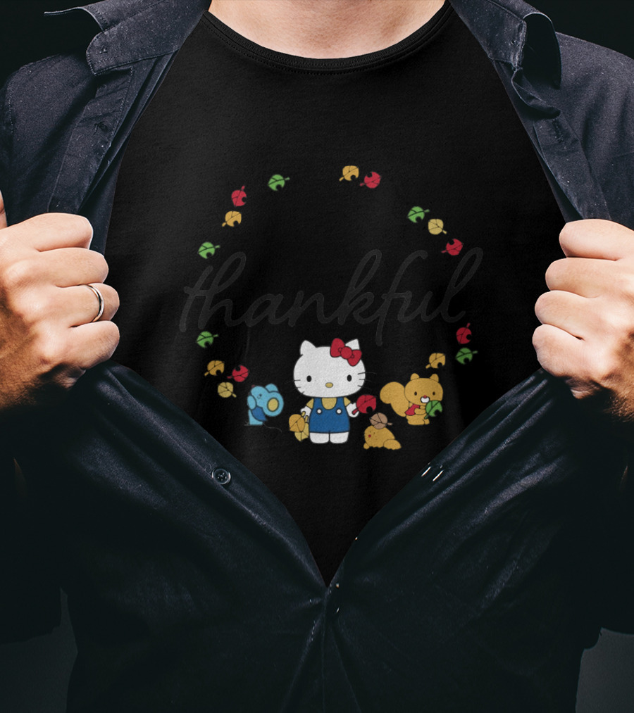 Thankful Hello Kitty Surrounded By Colorful Autumn Leaves And Forest Friends T-Shirt