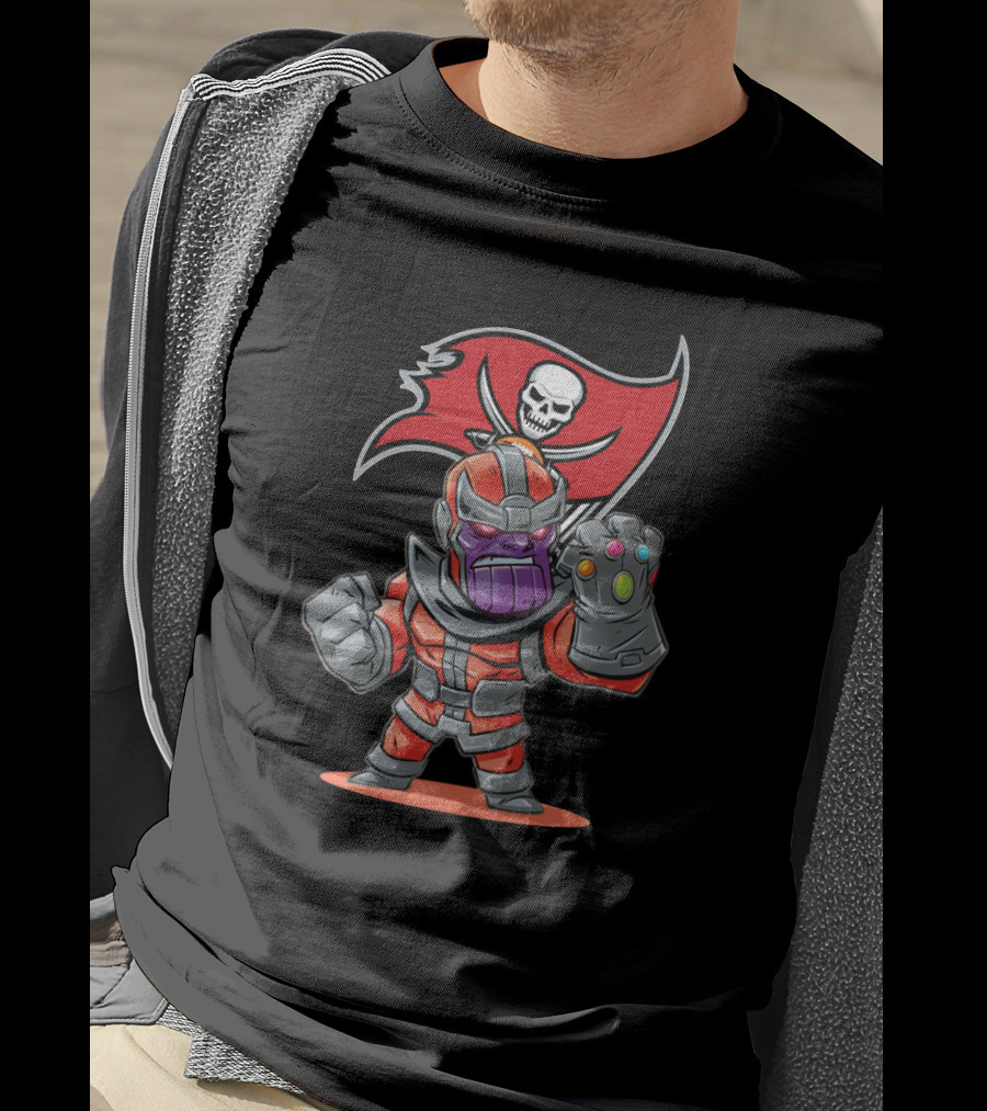 Thanos Tampa Bay Buccaneers Fans Crossover Character With Infinity Gauntlet T-Shirt