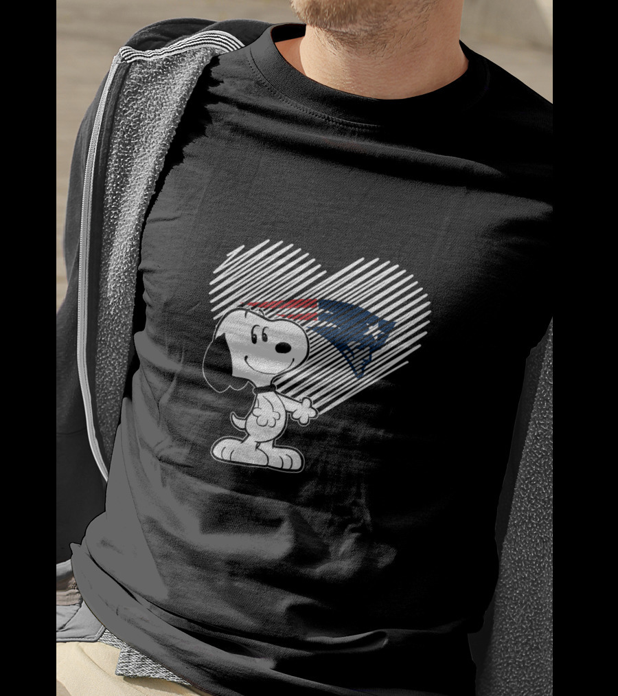 Snoopy Heart New England Patriots Fans T-Shirt