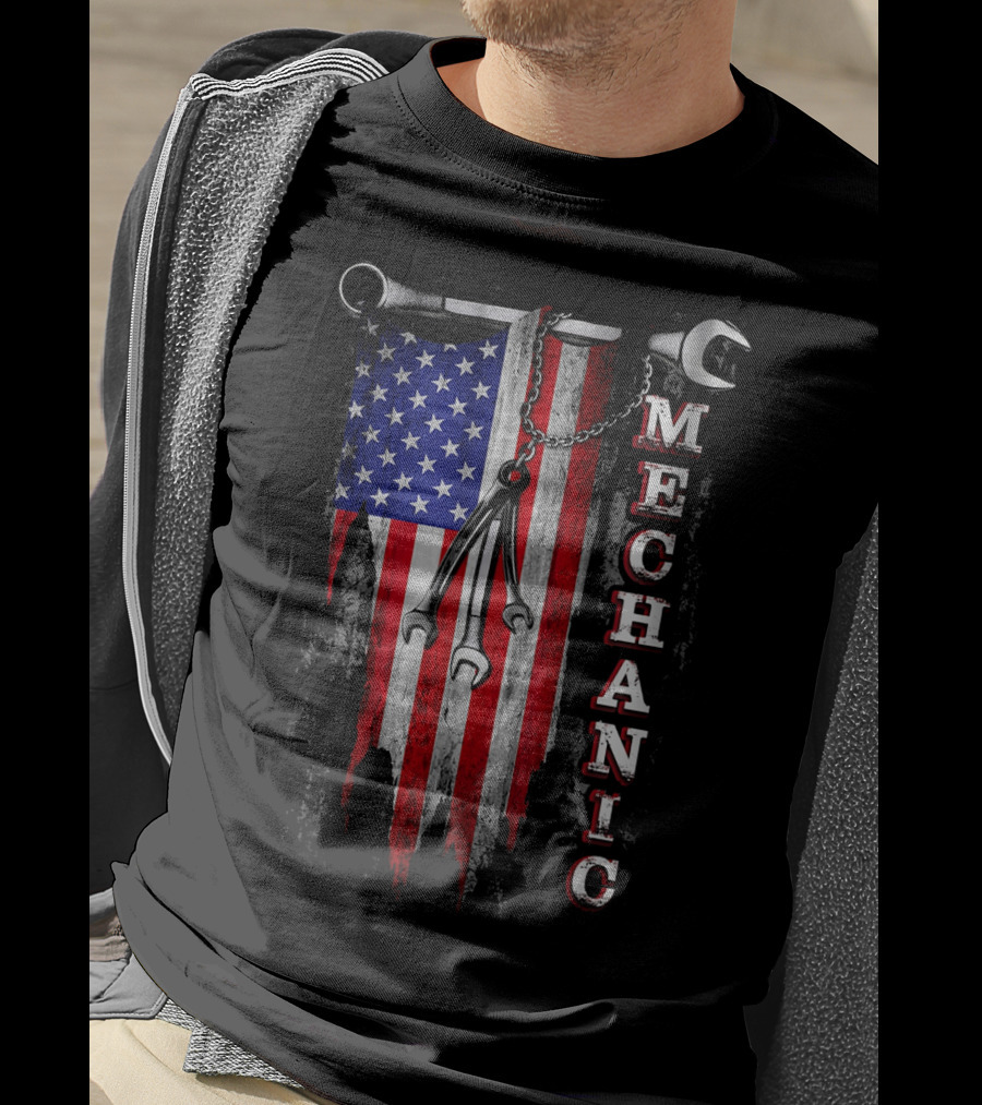Mechanic American Flag Wrenches Chains USA T-Shirt