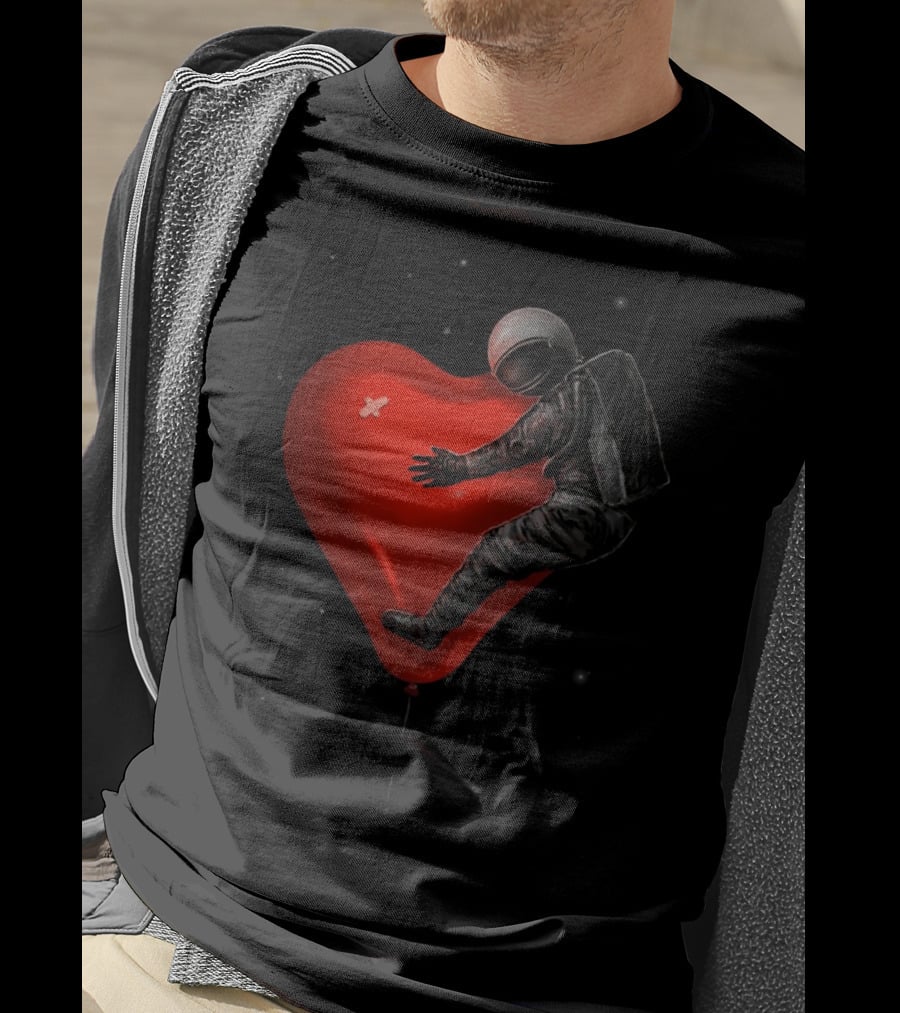 Space Astronaut Embraces Heart Balloon T-Shirt