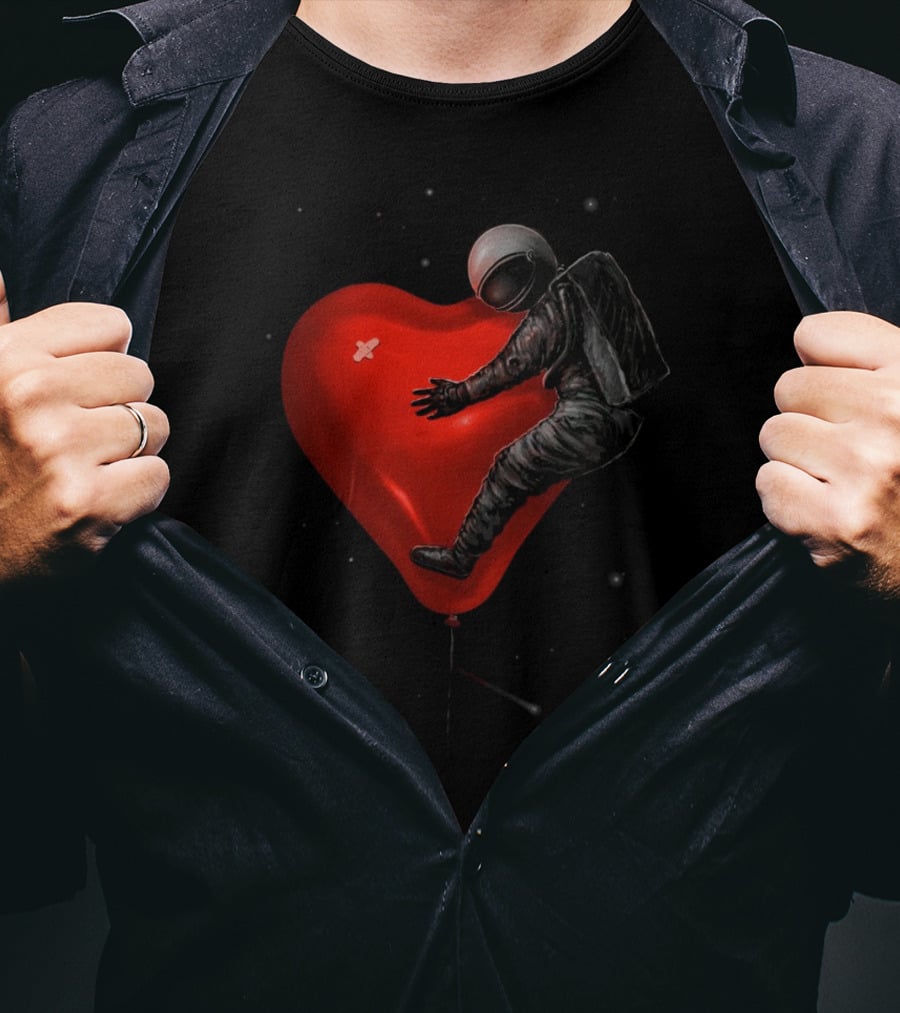 Space Astronaut Embraces Heart Balloon T-Shirt
