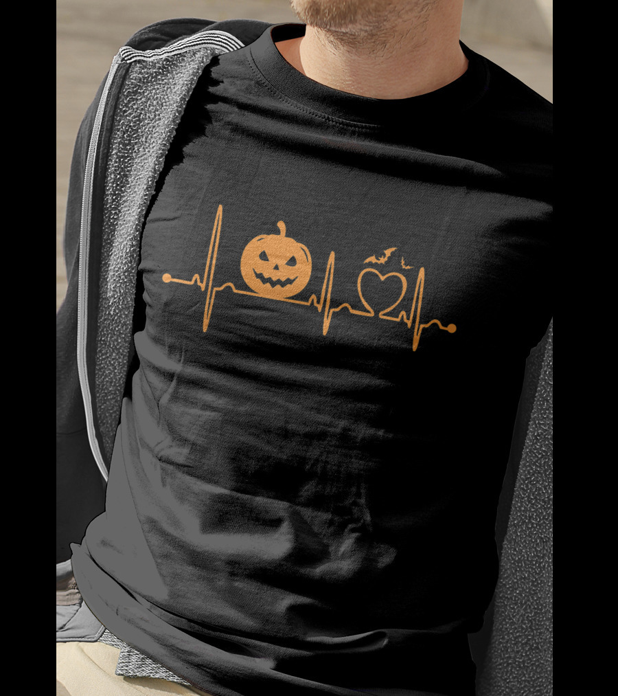 Halloween Pumpkin Heartbeat Jack-O'-Lantern Heart Bats EKG Line T-Shirt