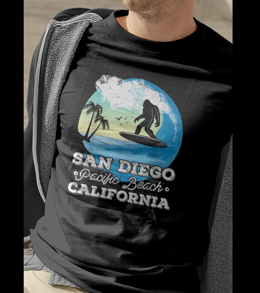 San Diego Pacific Beach California Bigfoot Surfer Adventure Scene T-Shirt