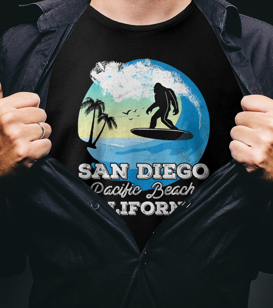 San Diego Pacific Beach California Bigfoot Surfer Adventure Scene T-Shirt