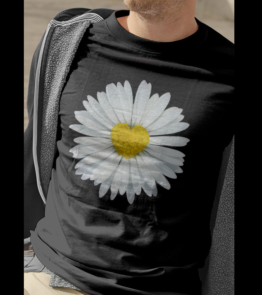 White And Yellow Heart Daisy Blossom T-Shirt