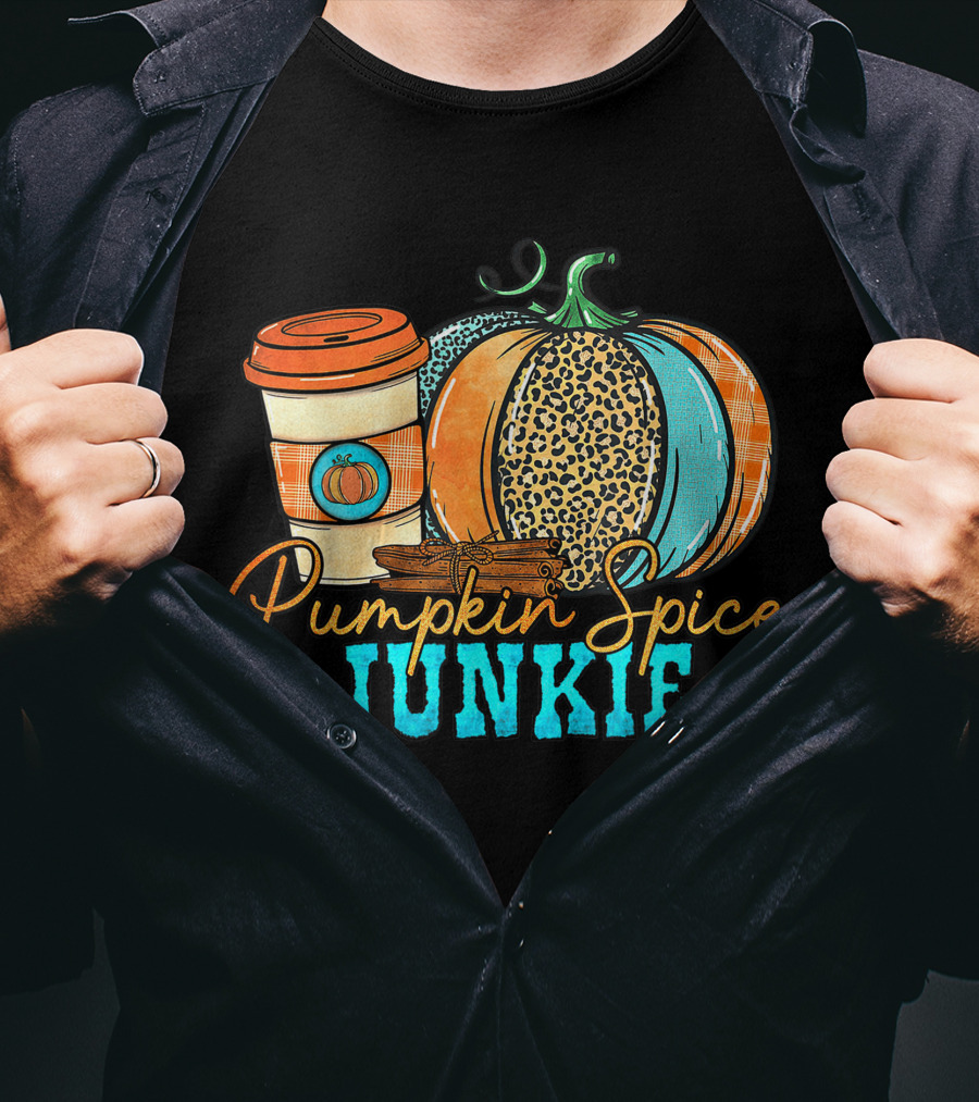 Pumpkin Spice Junkie Coffee Cup With Stylish Pumpkin And Cinnamon Sticks T-Shirt
