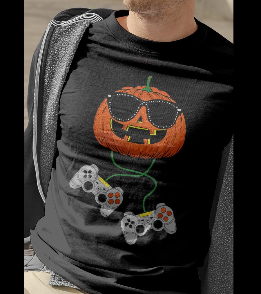 Halloween Jack O Lantern Gamer With Sunglasses And Game Controllers T-Shirt