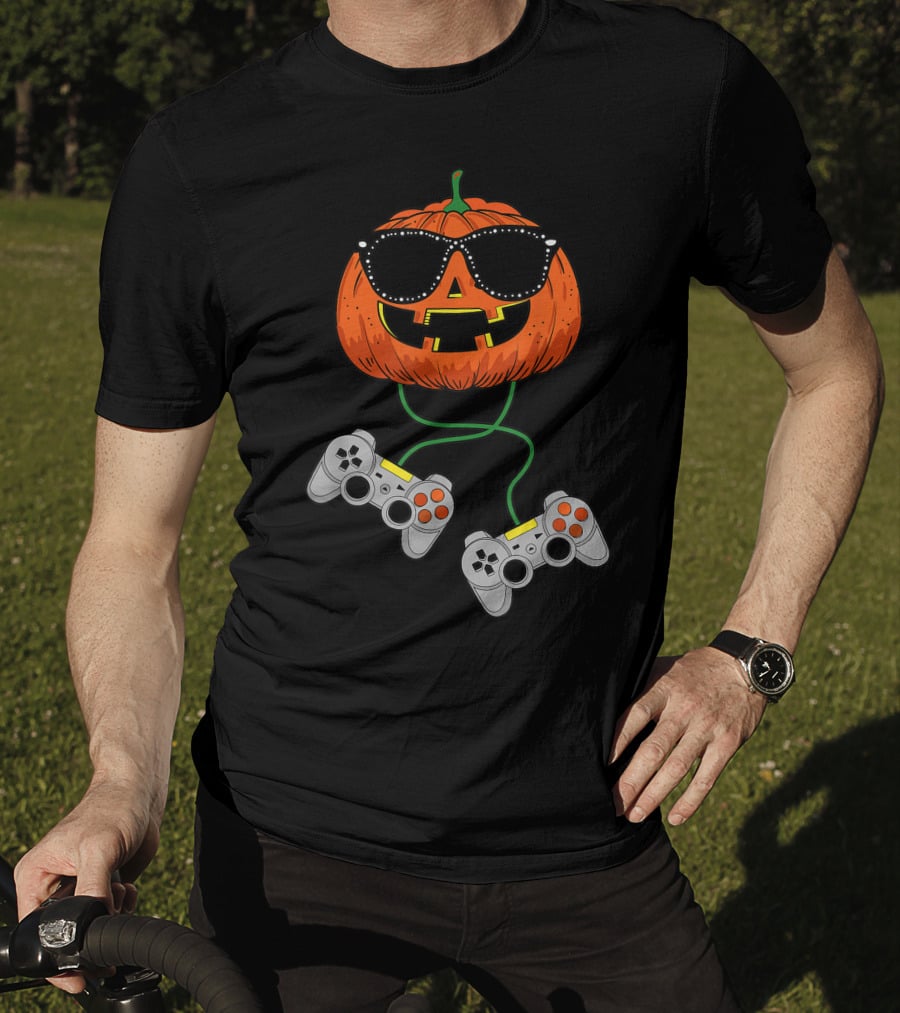 Halloween Jack O Lantern Gamer With Sunglasses And Game Controllers T-Shirt