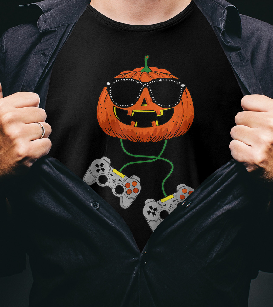 Halloween Jack O Lantern Gamer With Sunglasses And Game Controllers T-Shirt
