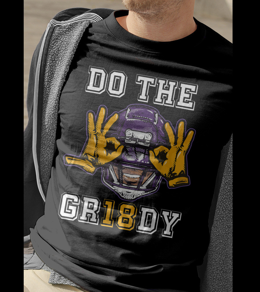 DO THE GRIDDY 18 Football Helmet Hands Gesture T-Shirt