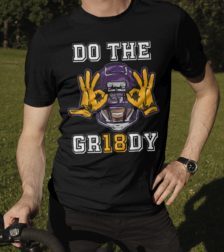 DO THE GRIDDY 18 Football Helmet Hands Gesture T-Shirt