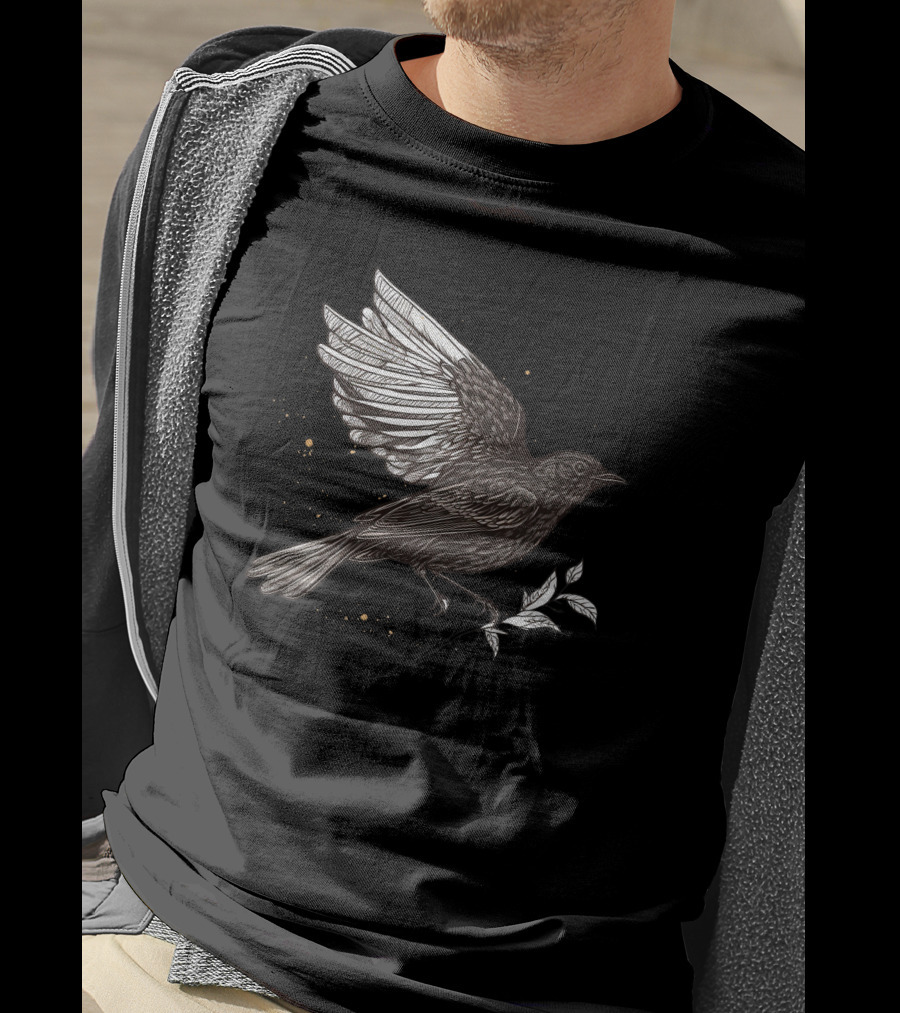 Blackbird Outline Detailed Bird T-Shirt