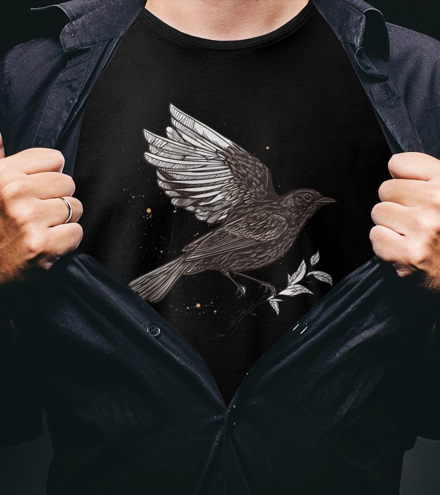 Blackbird Outline Detailed Bird T-Shirt