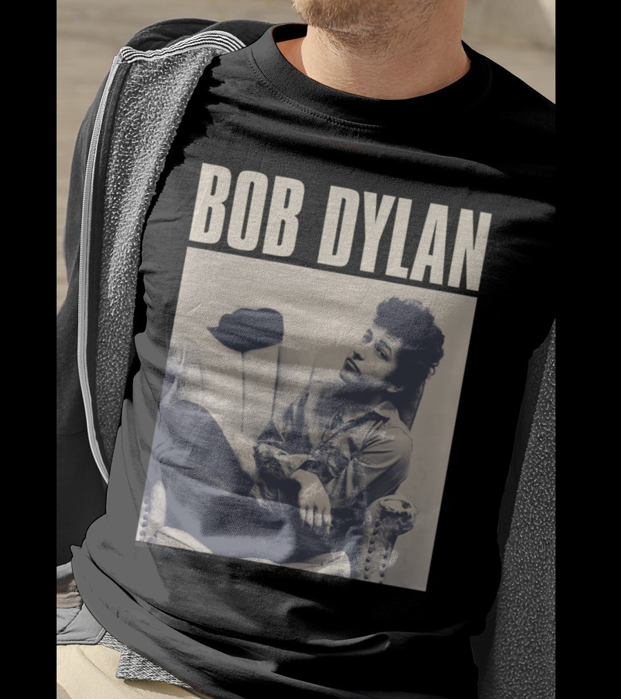 Bob Dylan Sitting On Chair Iconic Photo T-Shirt