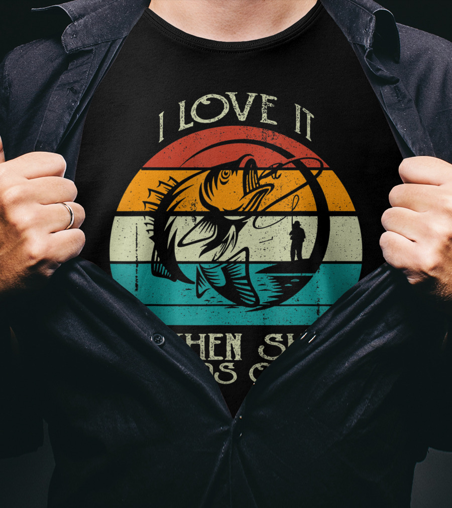 I Love It When She Bends Over Vintage Fishing Lover Retro Sunset T-Shirt