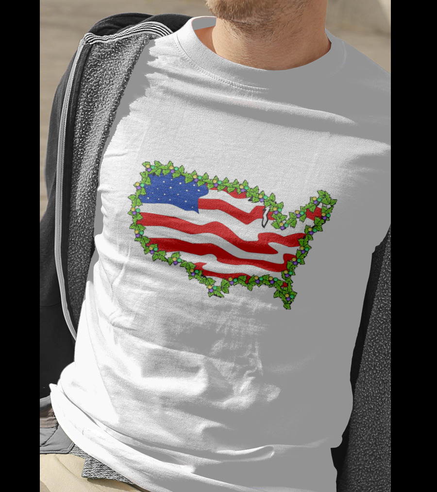 United States Map With Flag And Christmas Holly Decoration T-Shirt