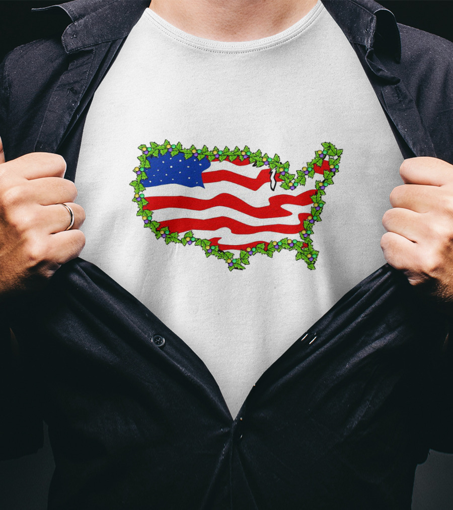 United States Map With Flag And Christmas Holly Decoration T-Shirt