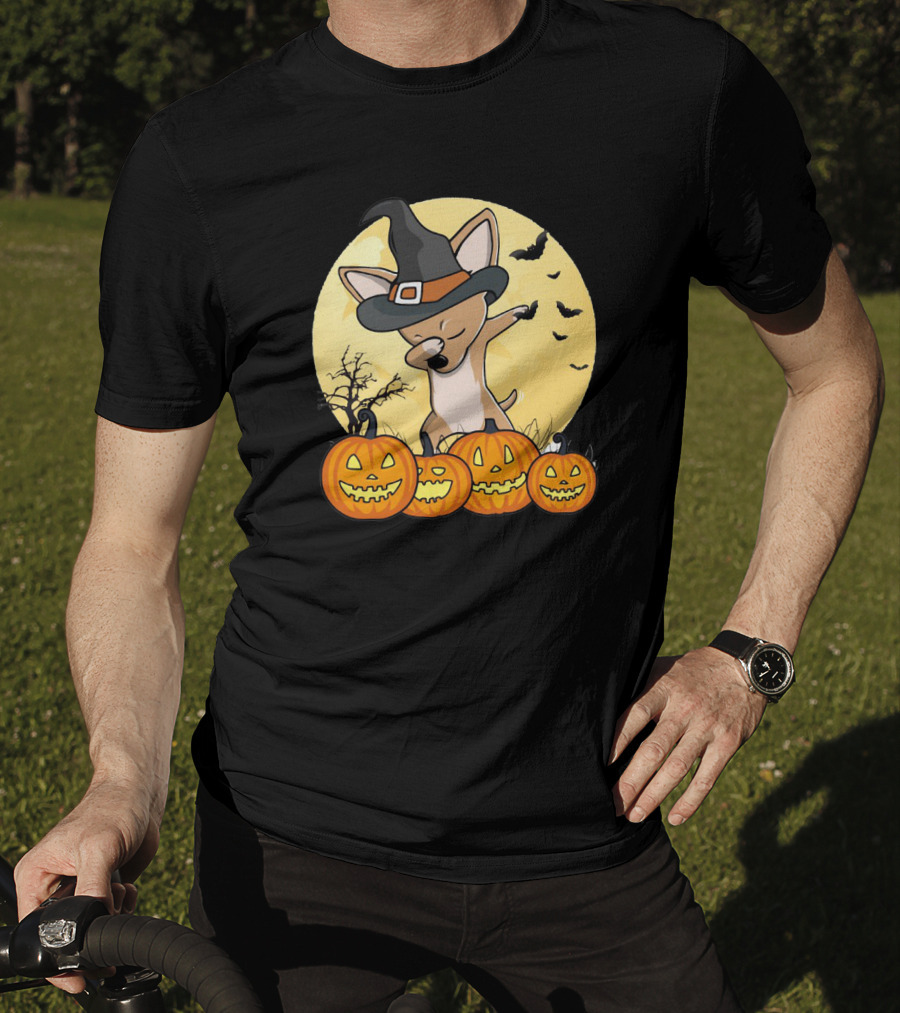 Chihuahua Dabbing In Witch Hat With Pumpkins Halloween Moon Background T-Shirt