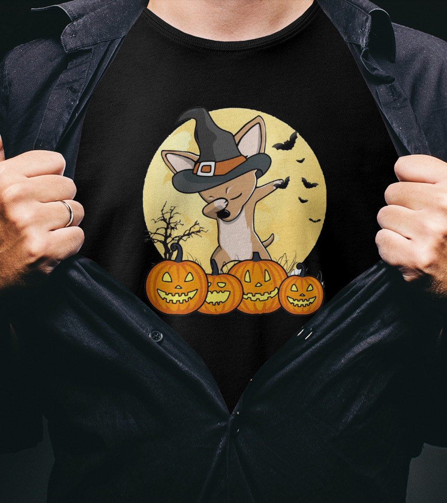 Chihuahua Dabbing In Witch Hat With Pumpkins Halloween Moon Background T-Shirt