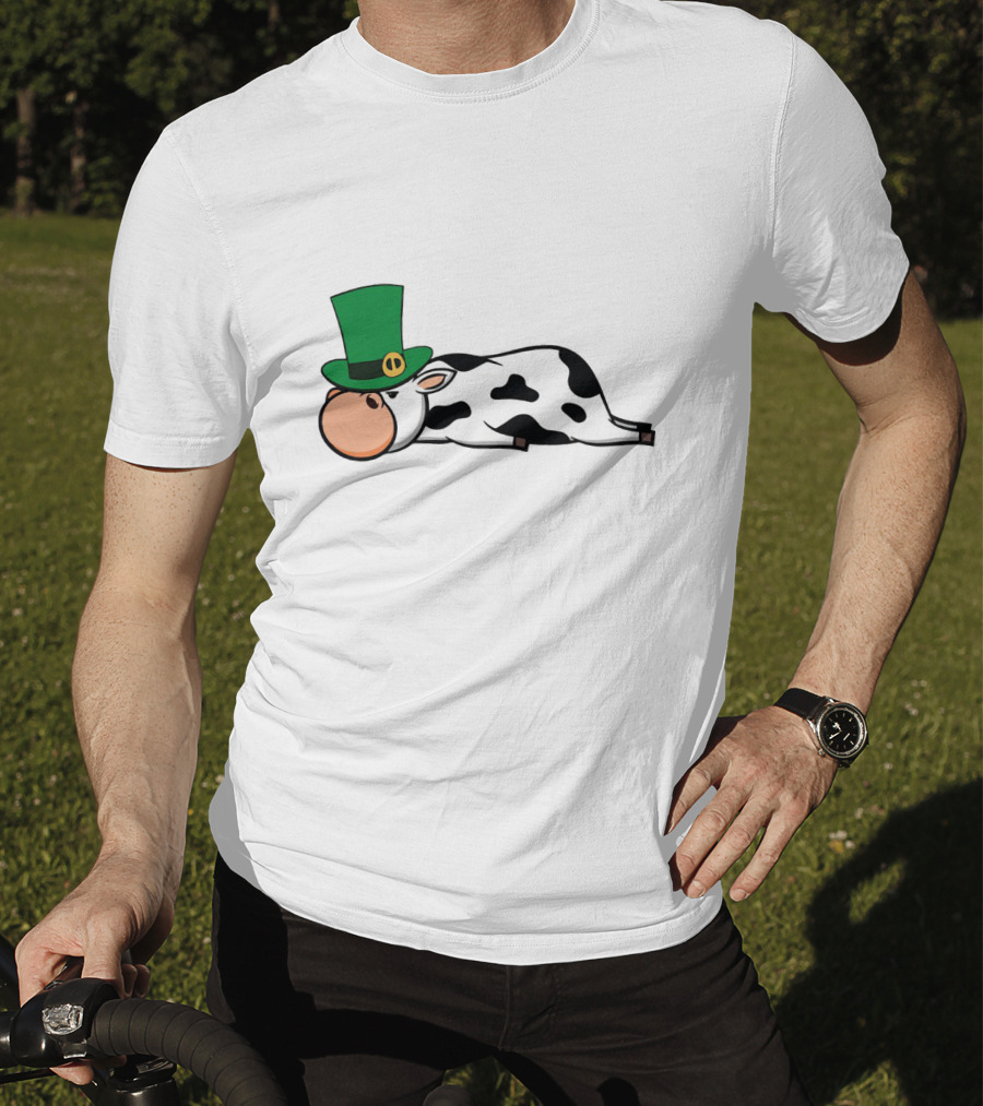 St Patricks Day Drunken Beer Party Cow With Irish Leprechaun Hat T-Shirt