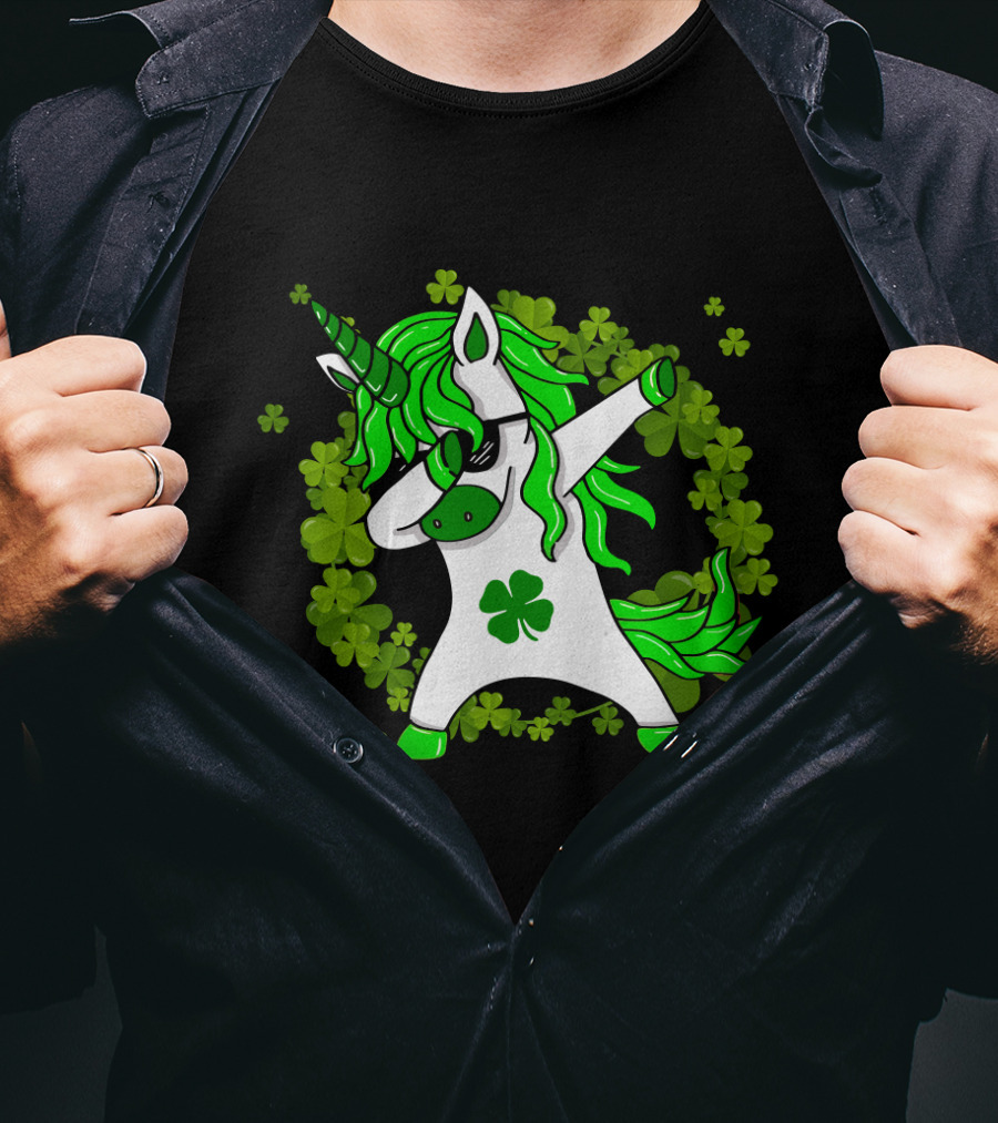 St Patricks Day Shamrock Unicorn Dabbing T-Shirt