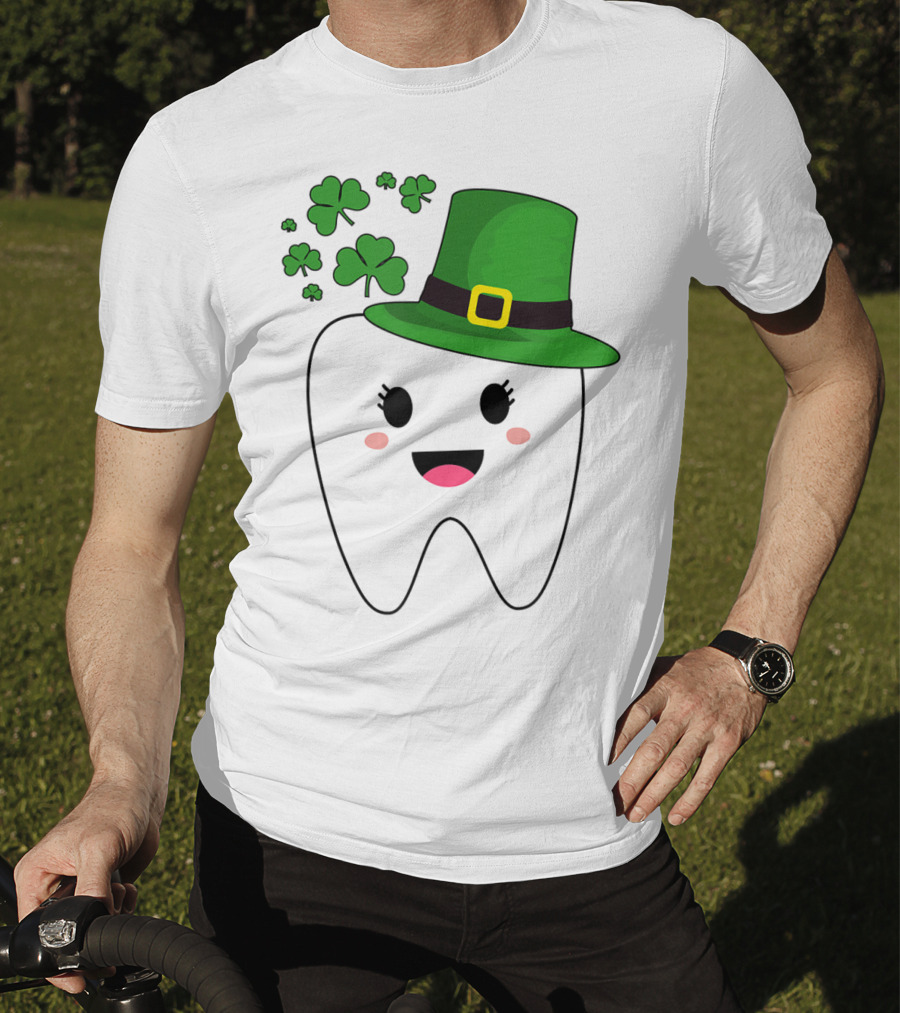 Cute Tooth With Hat Dental Assistant Shamrock St Patrick's Day T-Shirt
