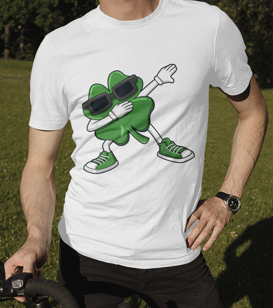 Dabbing Shamrock St Patrick's Day Funny Dab Dabbin' Clover Wearing Sunglasses T-Shirt