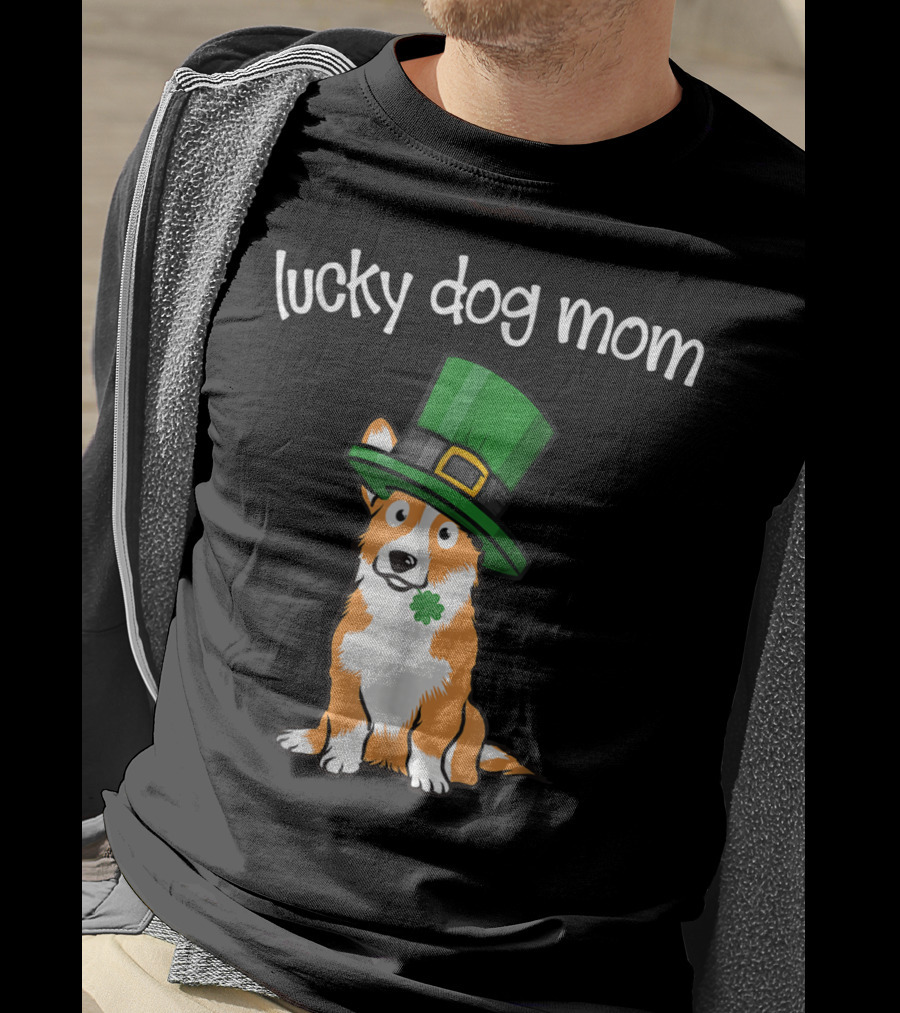 Lucky Dog Mom St Patricks Day Corgi T-Shirt