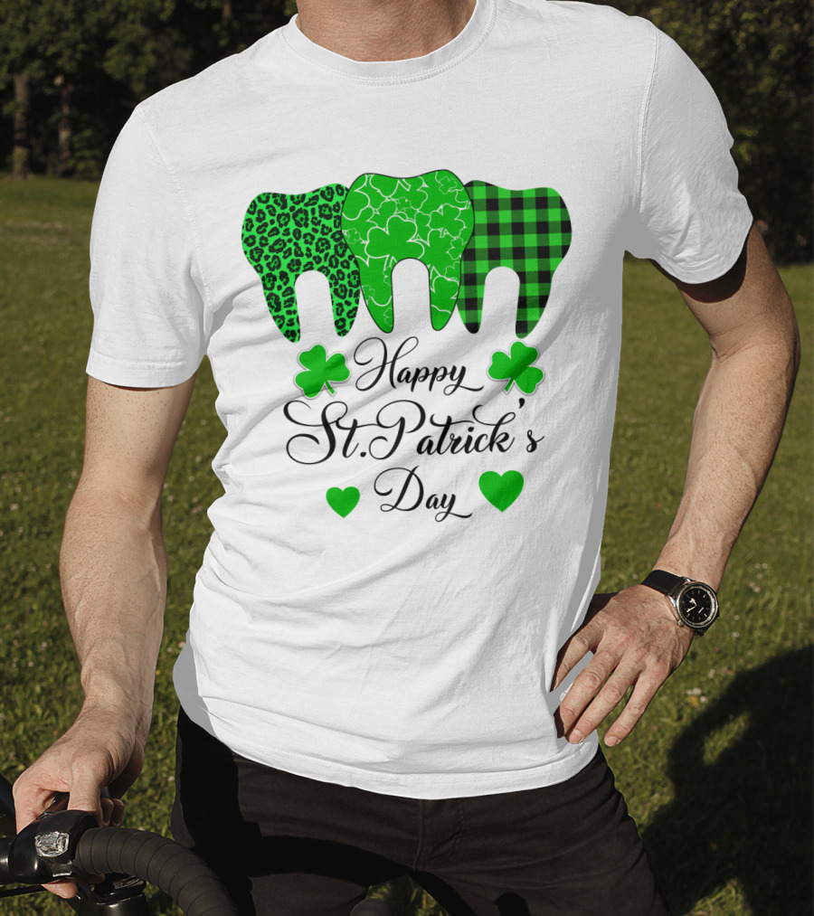 Happy St Patrick's Day Funny Dentist Clover Tooth T-Shirt