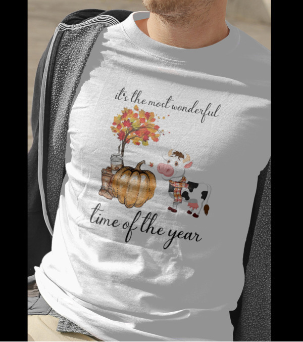 It's The Most Wonderful Time Of The Year Cows Autumn Leaves Pumpkin Cozy Plaid T-Shirt
