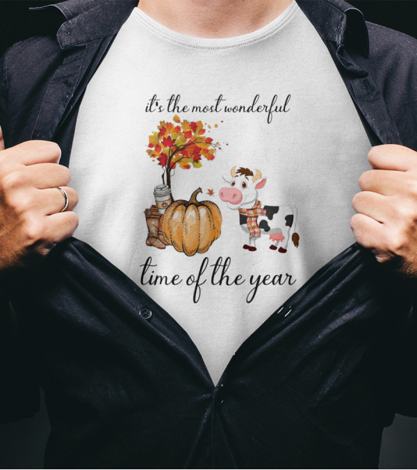 It's The Most Wonderful Time Of The Year Cows Autumn Leaves Pumpkin Cozy Plaid T-Shirt