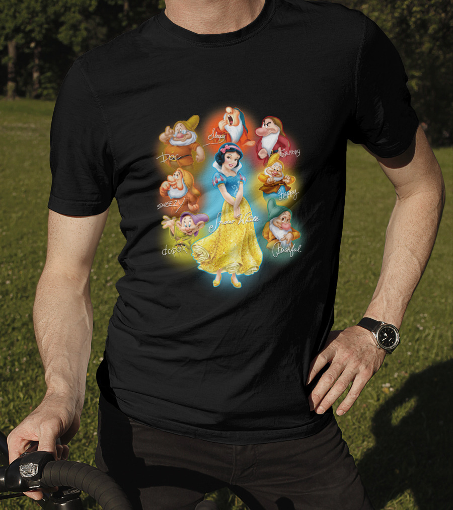 Snow White Signature With Doc, Sleepy, Sneezy, Dopey, Grumpy, Happy, Bashful T-Shirt