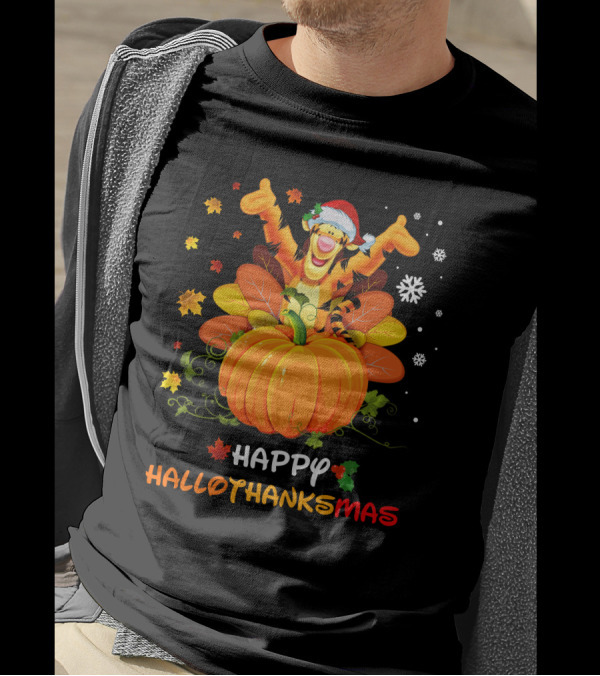 Happy Hallothankmas Tigger Santa Pumpkin Snowflakes Leaves T-Shirt