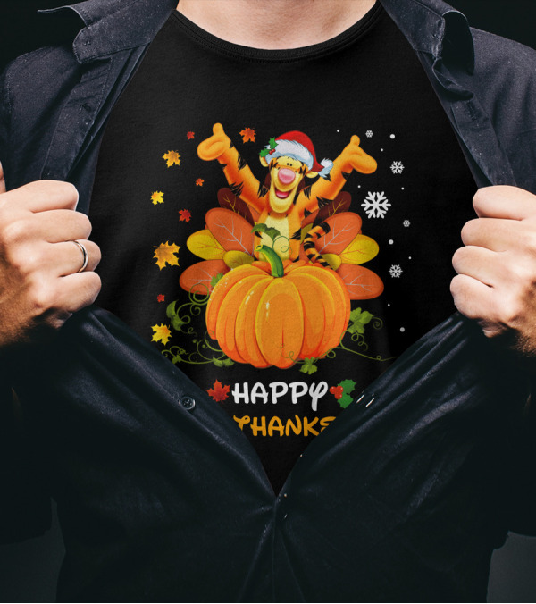 Happy Hallothankmas Tigger Santa Pumpkin Snowflakes Leaves T-Shirt
