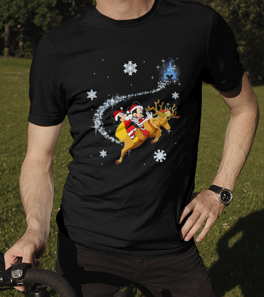 MK Deer Christmas Mickey And Minnie Santa Reindeer Snowflakes Disney Castle T-Shirt