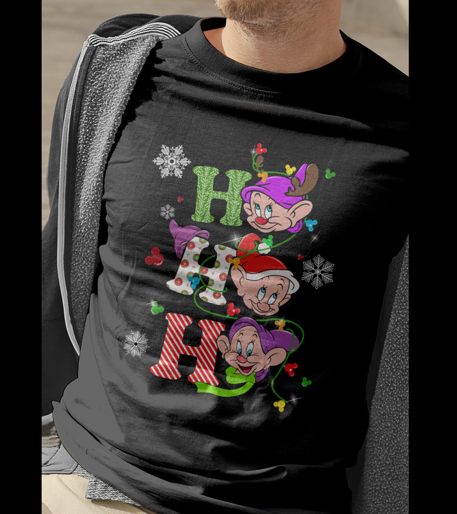 DP HHH Christmas Dopey Snow White Dwarf Festive Reindeer Santa Hat T-Shirt