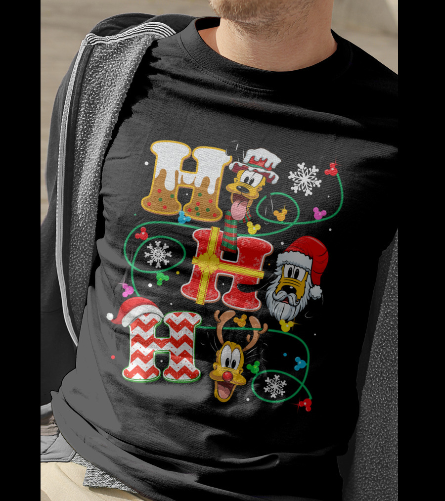 PLU HHH Christmas Goofy Dog With Santa Hats And Snowflakes T-Shirt