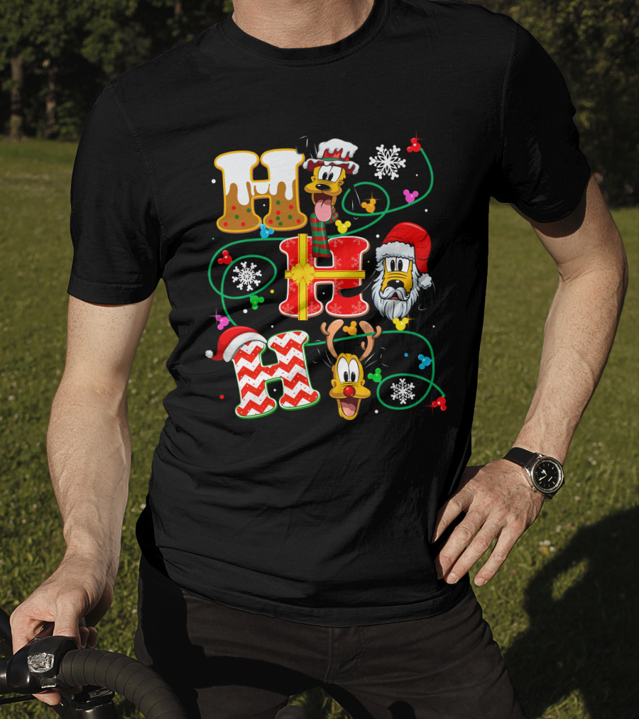 PLU HHH Christmas Goofy Dog With Santa Hats And Snowflakes T-Shirt