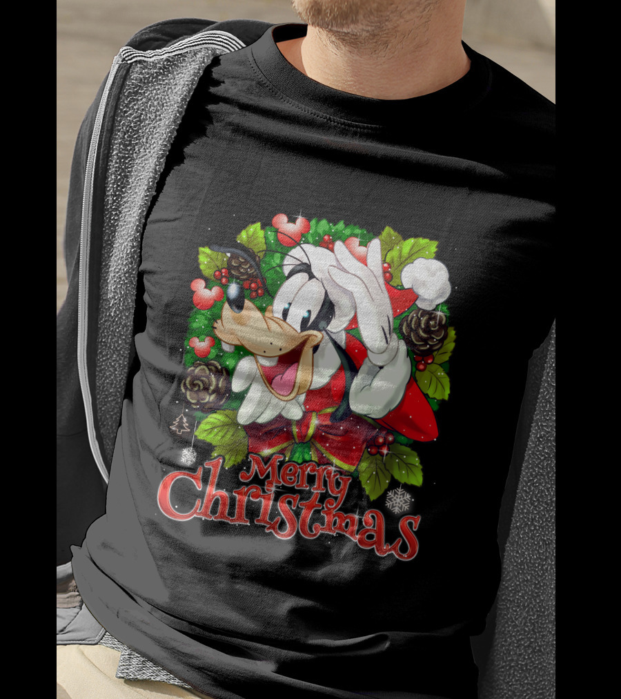 Goofy Merry Christmas Wreath Santa Hat Pinecones Snowflakes And Holly T-Shirt