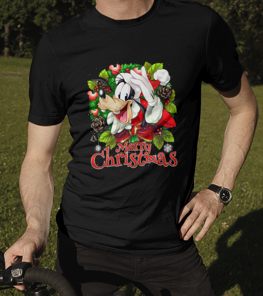 Goofy Merry Christmas Wreath Santa Hat Pinecones Snowflakes And Holly T-Shirt