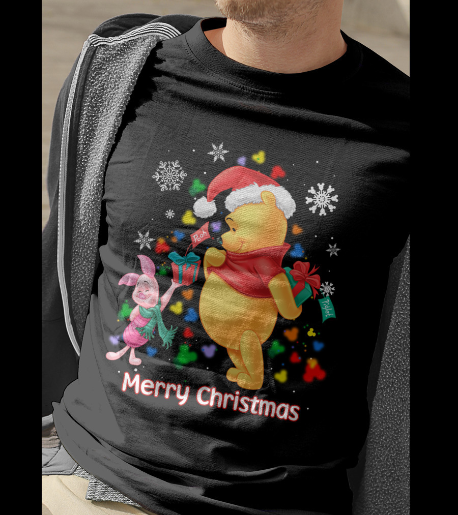 Merry Christmas Pooh And Piglet Snowflakes And Presents T-Shirt