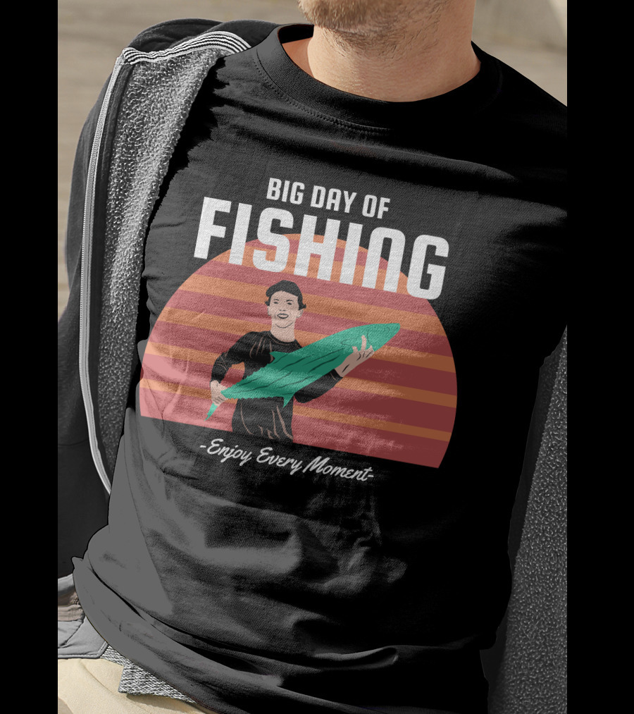 Big Day Of Fishing Enjoy Every Moment Retro Sunset Catch T-Shirt