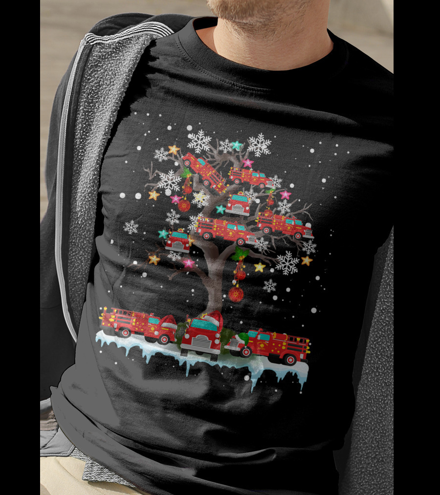 Christmas Fire Truck On Tree With Santa Firefighter Lover Snowflakes And Ornaments T-Shirt