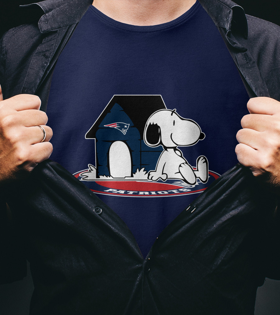 New England Patriots Football Fan Forever Snoopy House T-Shirt